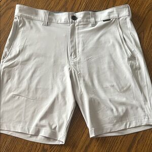 Travis Mathew golf shorts ⛳️